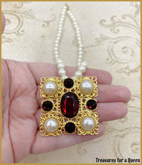 Tudor Replica Necklace, Elizabeth of York Medieval Historical Reproduction Pendant