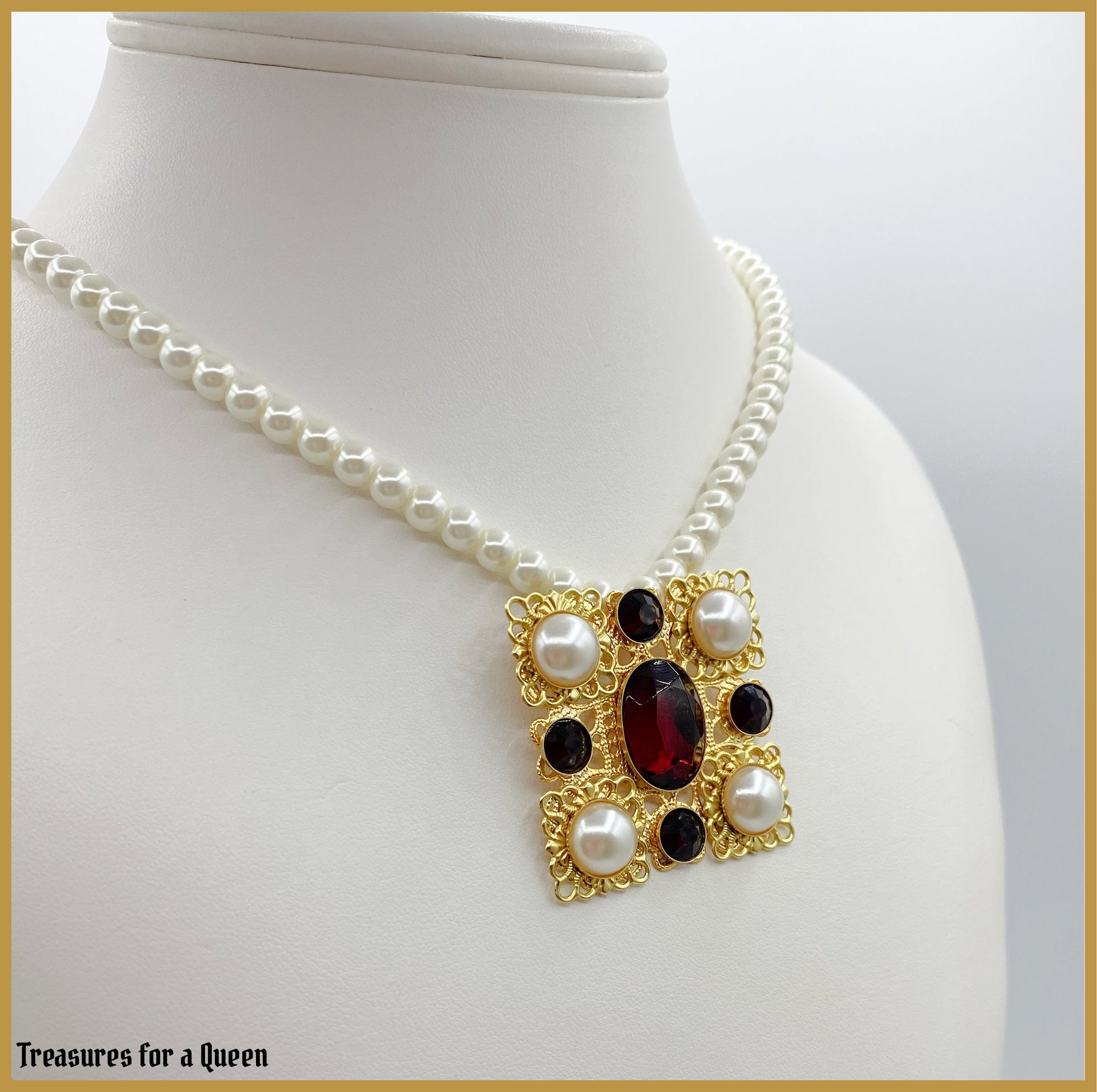 Tudor Replica Necklace, Elizabeth of York Medieval Historical Reproduction Pendant