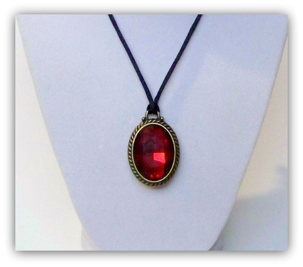 Historical Tudor Replica Necklace, Medieval Renaissance Replica Jewelry, Catherine of Aragon Necklace, Anne Boleyn Pendant, Ruby Red Pendant